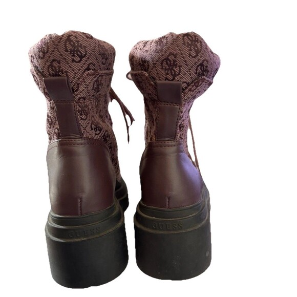 Sz 9.5 Guess Women’s Vaney Logo Pattern Combat Biker Boots Burgundy New - Picture 4 of 12